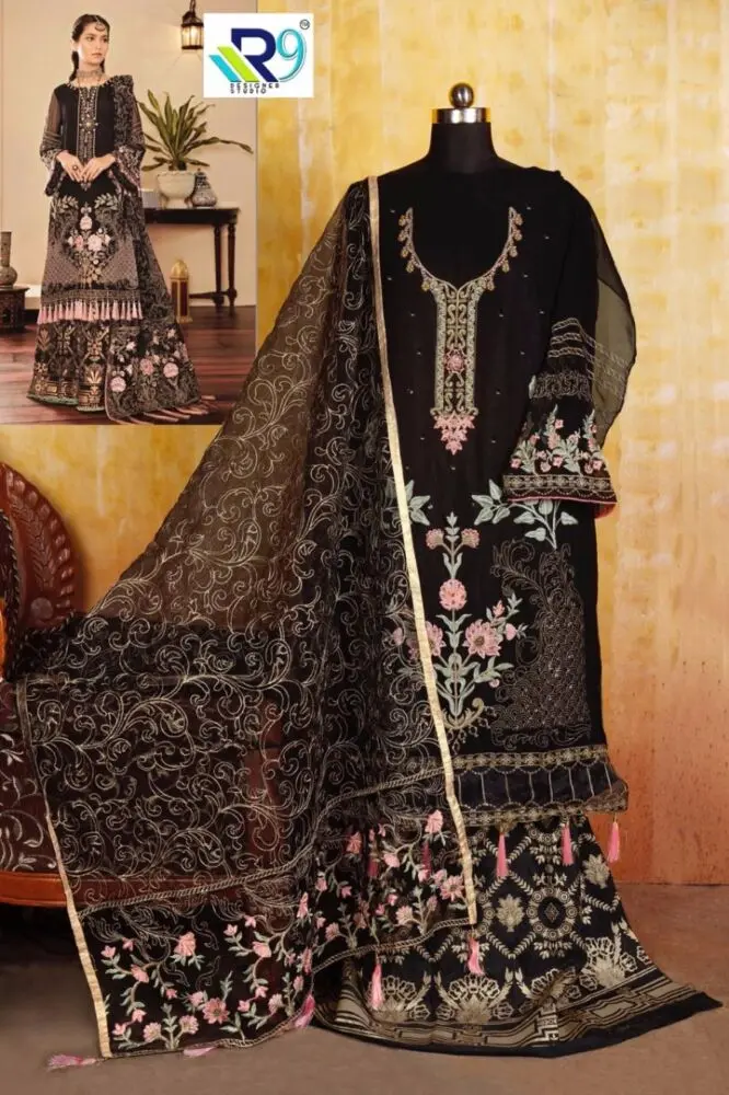 R9 Sabina with Open Image